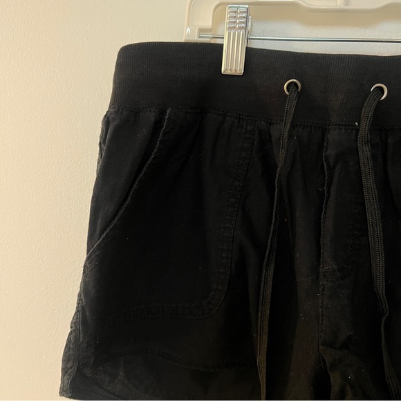 🖤black drawstring shorts - with pockets (size small) - Picture 2 of 12